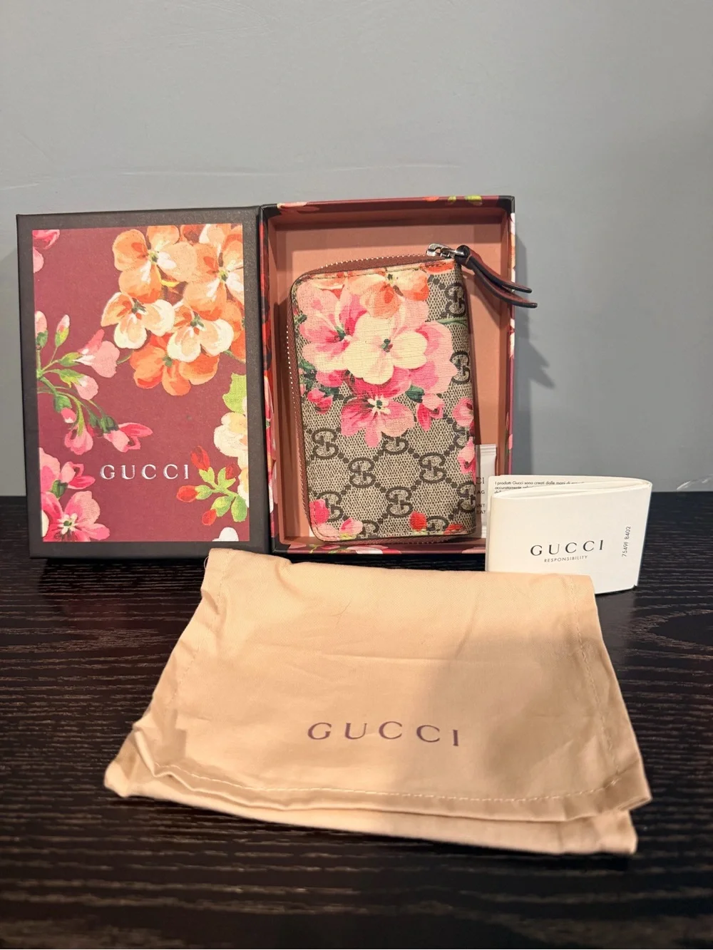 Gucci GG Supreme Zip Around Wallet w/ Pink Floral Accents, Box & Dusty Included